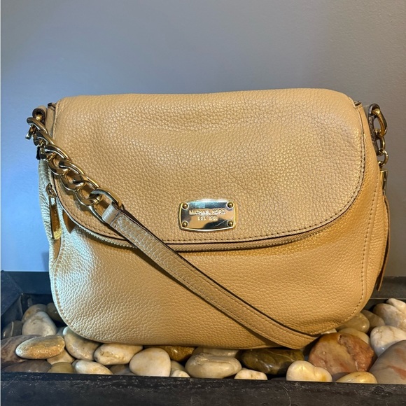 Michael Kors Bedford Leather Shoulder Bag - Picture 1 of 10